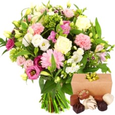 White and pink flowers + 150 grams of chocolates (Bouquet worth white and pink + 150 grams of handmade chocolates)